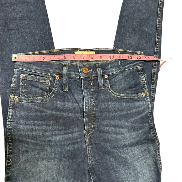 Madewell Curvy High-Rise Skinny Jeans in Woodland Wash: TENCEL™ Denim Edition - Picture 3 of 16